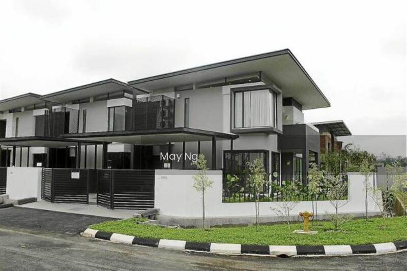 SENDAYAN CORNER Lot 45 x 90 FREEHOLD - 1