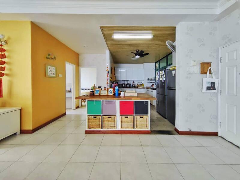 Sri Golden Bay Condominium - 3