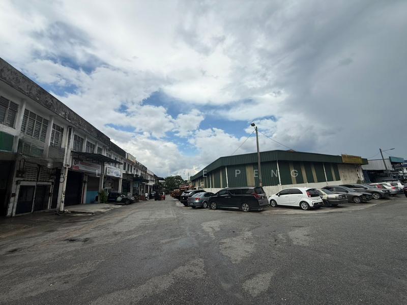 Terrace factory at Kawasan Perindustrian Pandan - 1