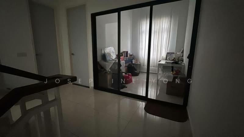 26th Avenue, Bukit Indah - 2