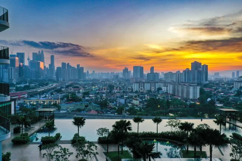 Datum Jelatek Residence