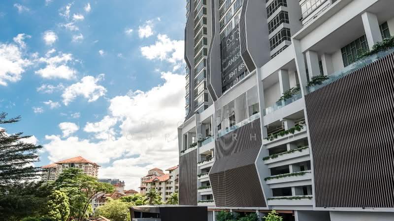 Par 3 Condo & Condo Villa