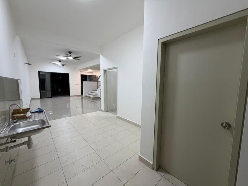 Bandar Bukit Raja : Casira 3 - 5