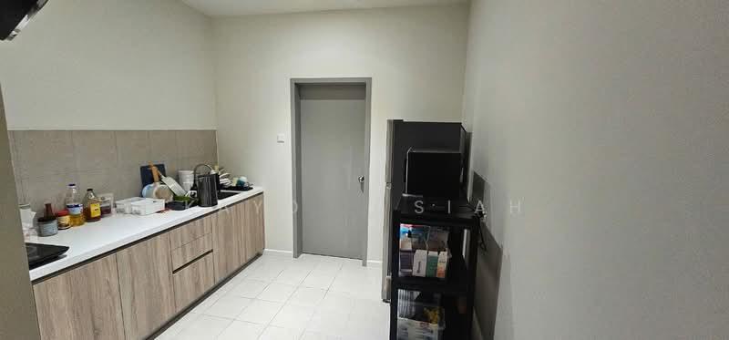 Lakefront Residence - 4