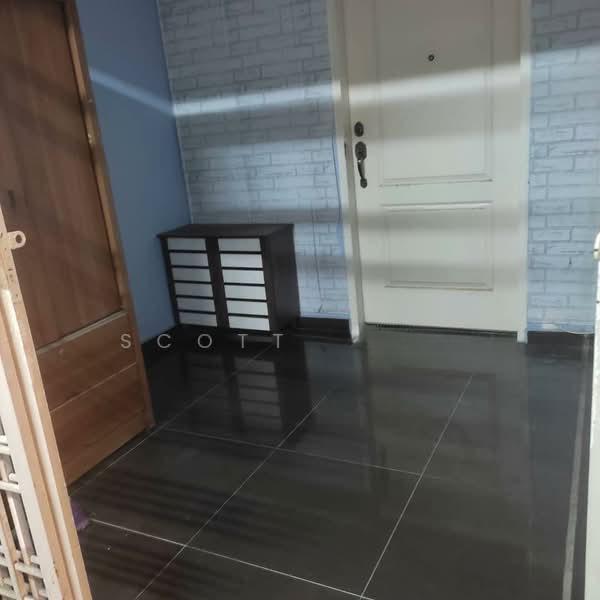 Lakeview Apartments - 3