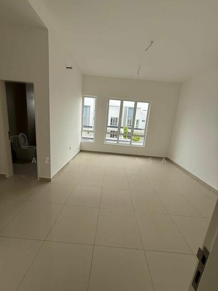 Izara II, Bayu Sutera - 4