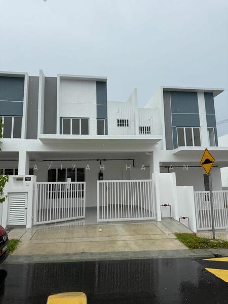 Izara II, Bayu Sutera - 1