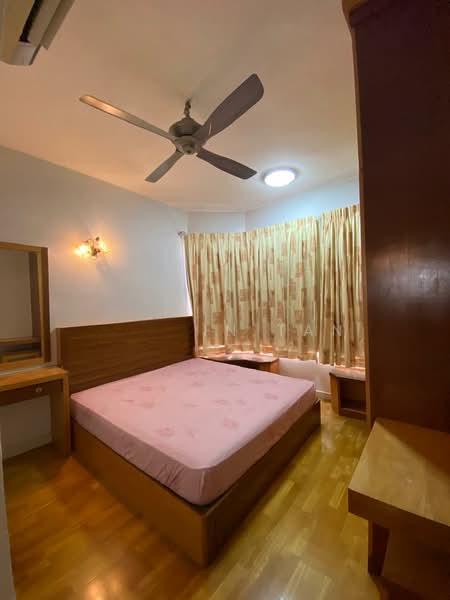 Gurney Park Condominium - 2