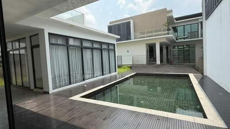 Noble Park Grand Pool Villas East Ledang - 5