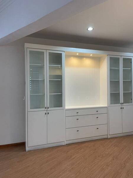 Silverton Condominium - 4