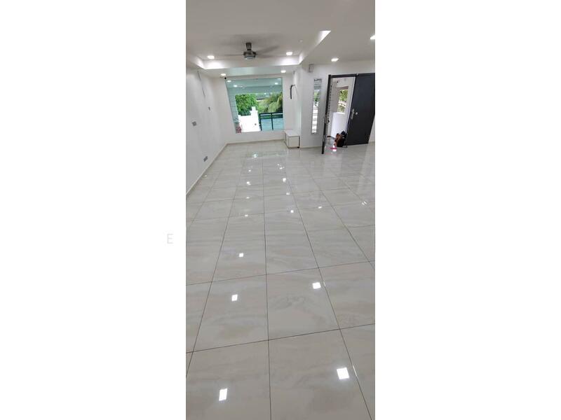 Taman Johor Jaya - 4