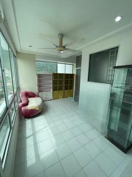 University Place (Plaza Ivory) - 4