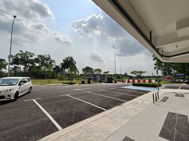 Horizon Square - 3 Storey Shop Lot for Rent - 4