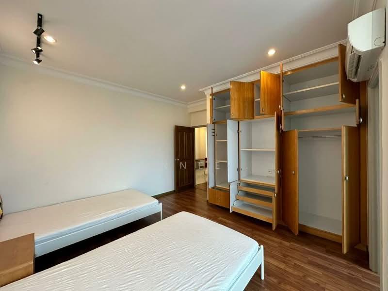 Gurney Beach Resort - 3