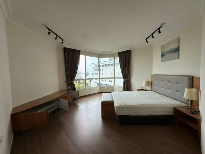 Gurney Beach Resort - 4