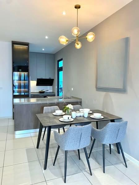 Queens Residences Q1 @ Queens Waterfront - 3