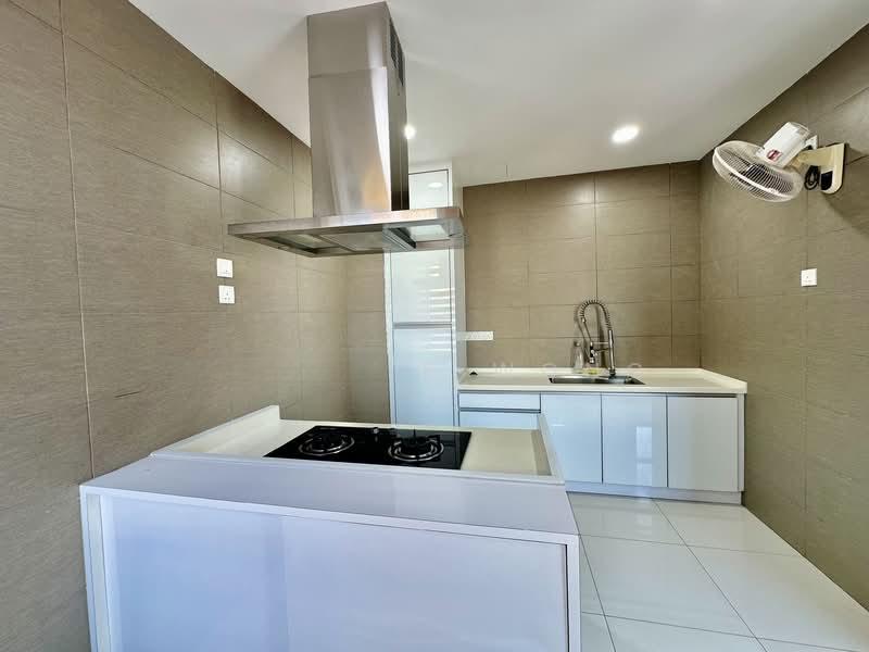 Central Park condominium - 3
