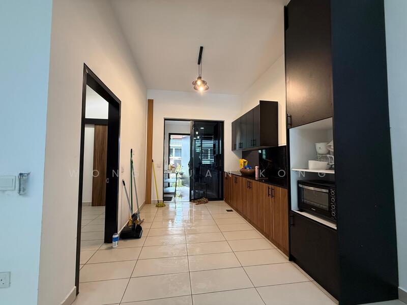 Bandar Bukit Raja : Lumira - 3