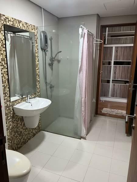 Central Park condominium - 3