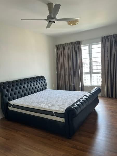 Central Park condominium - 5