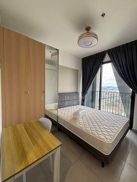 YOLO Signature Suites - 5