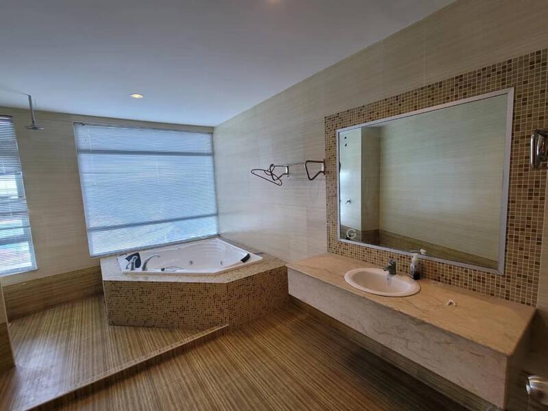 The View Condominium - 4