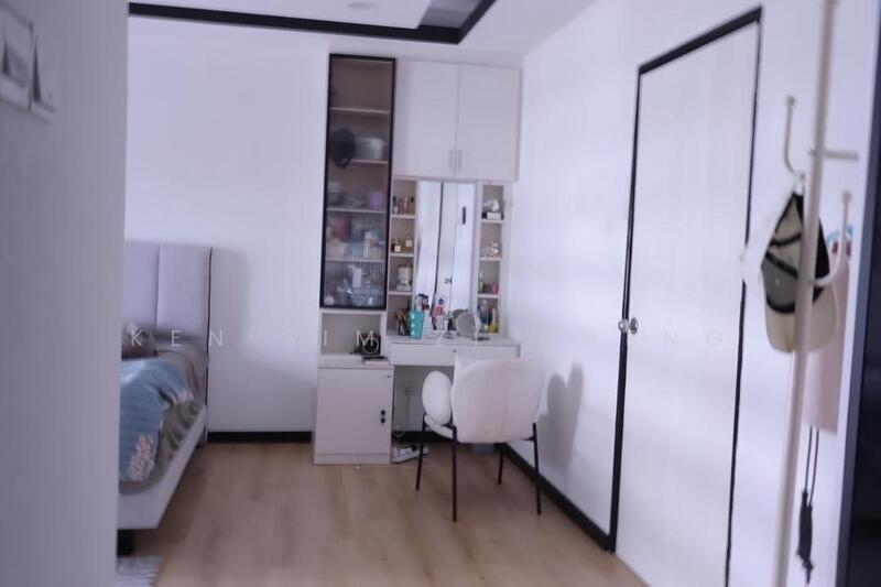 Taman Mount Austin - 5