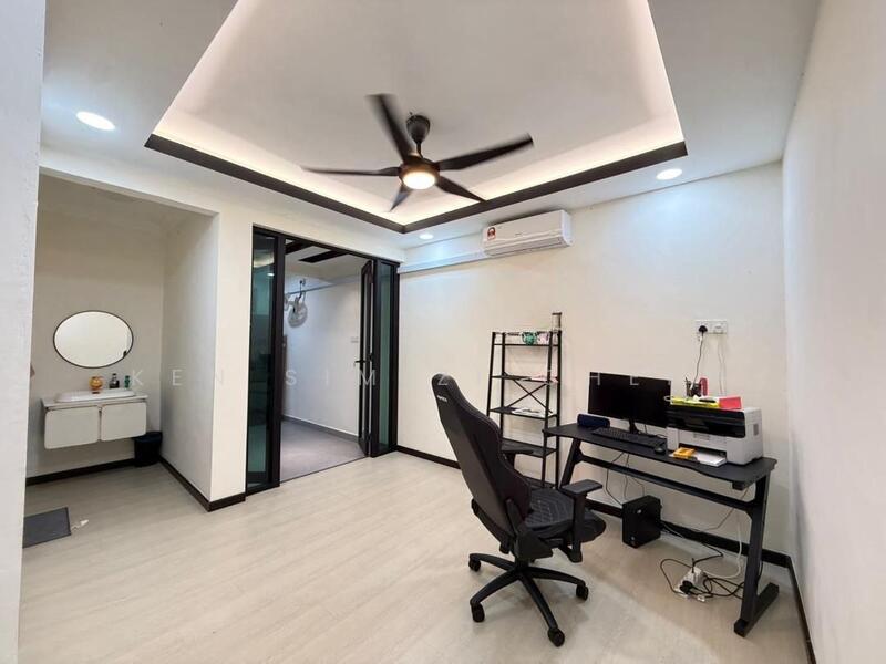 Taman Mount Austin - 4