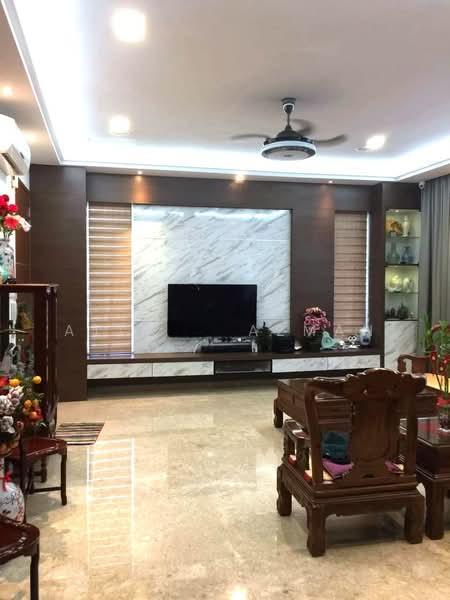 Lakefront Villa - 3