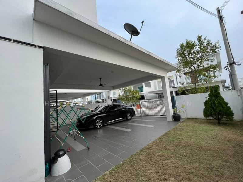 2 STOREY TAMAN SURIAMAN 3 BANDAR SRI SENDAYAN, SEREMBAN - 4