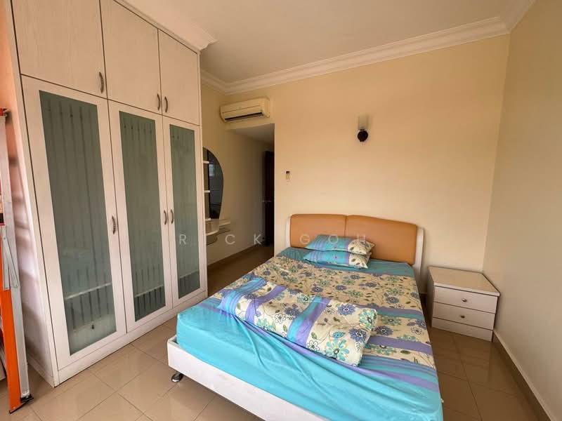 Gurney Park Condominium - 5