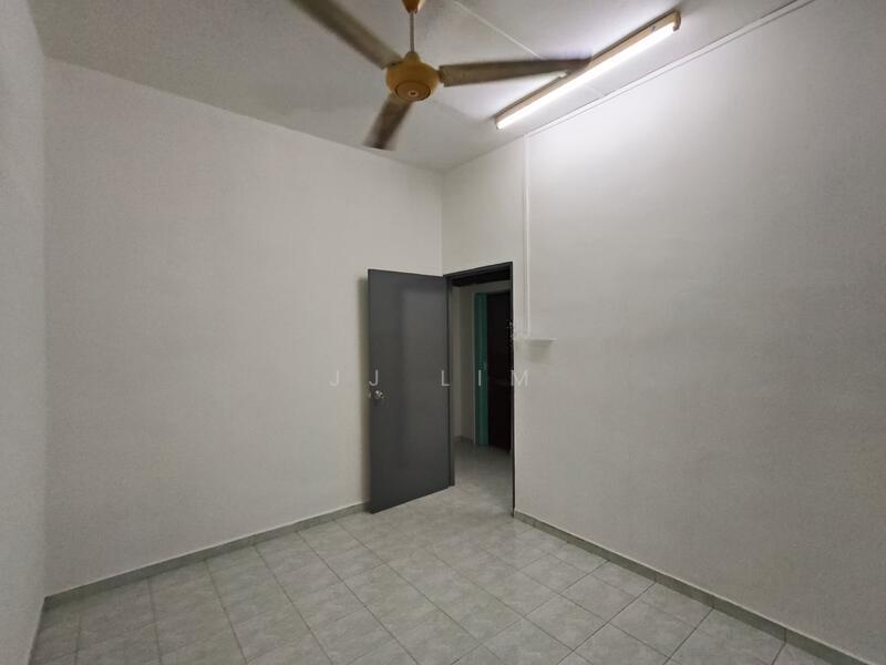 Taman Pulai Utama - 4