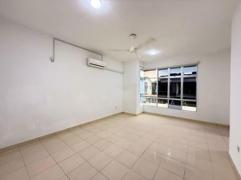 Rini Hills 2 - 4