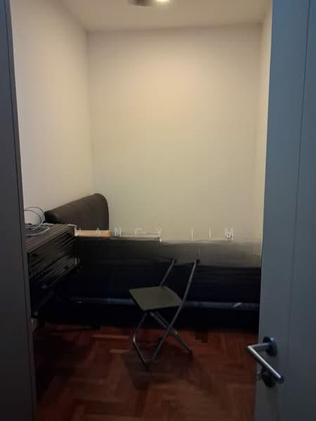 Residency V - 3