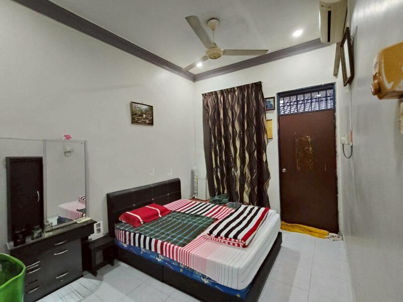 Pulai Utama Double Storey Terrace House For Rent - 5