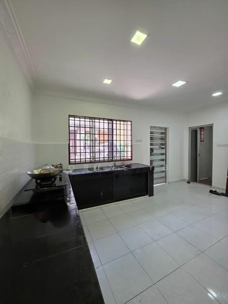 Taman Megah Ria - 4