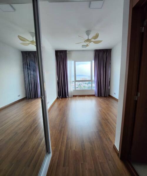 Central Park condominium - 4