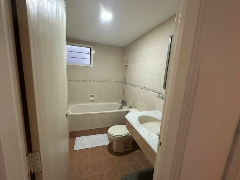 Gurney Park Condominium - 3
