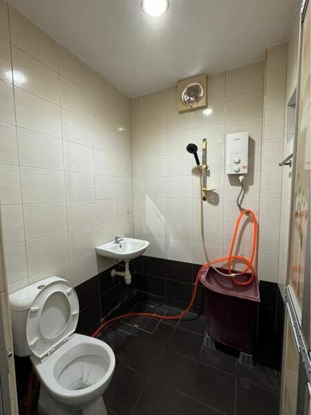 Bandar Botanic Double Storey 20x70 Partially Furnished house For Sale - 3