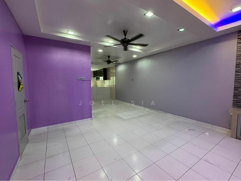 Bandar Botanic Double Storey 20x70 Partially Furnished house For Sale - 2