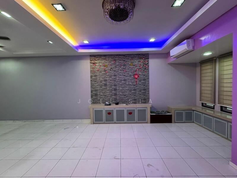 Bandar Botanic Double Storey 20x70 Partially Furnished house For Sale - 5