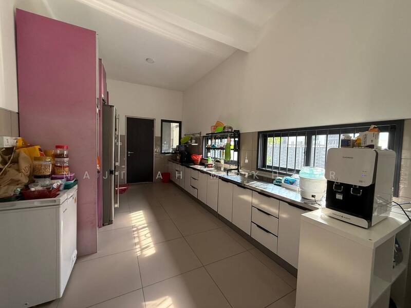 Elmina Green Five - 4