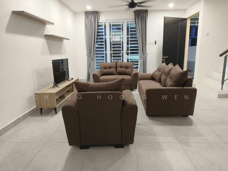 Terrace house at Sungai Rengit - 1