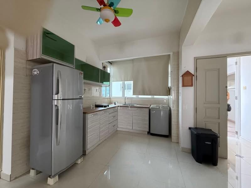 Gurney Park Condominium - 4