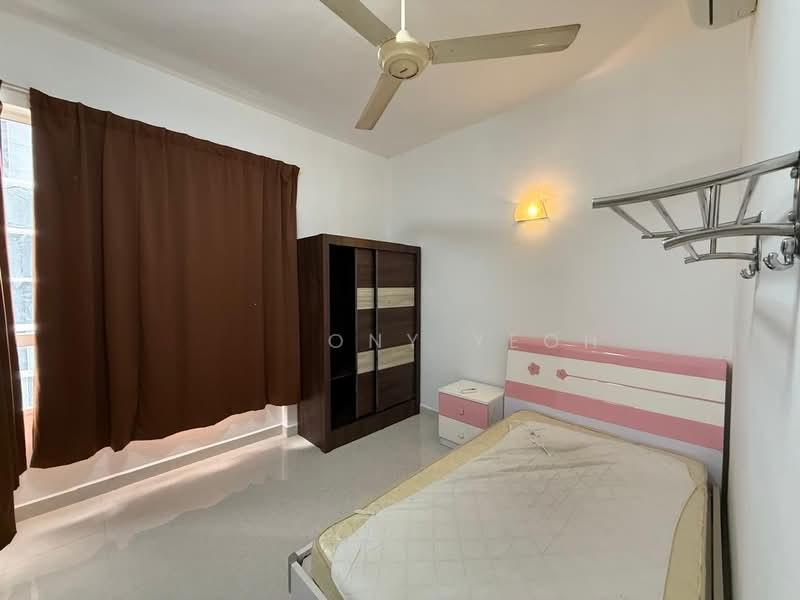 Gurney Park Condominium - 2