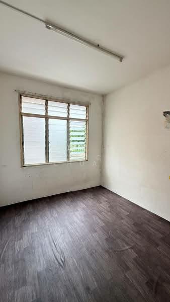 Flat Bukit Indah - 2