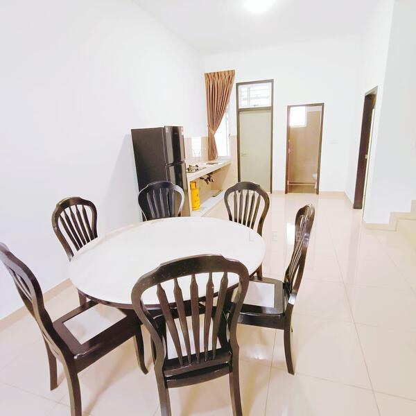 Taman Impian Emas | Fully Furnished Backyard Fully Covered - 2