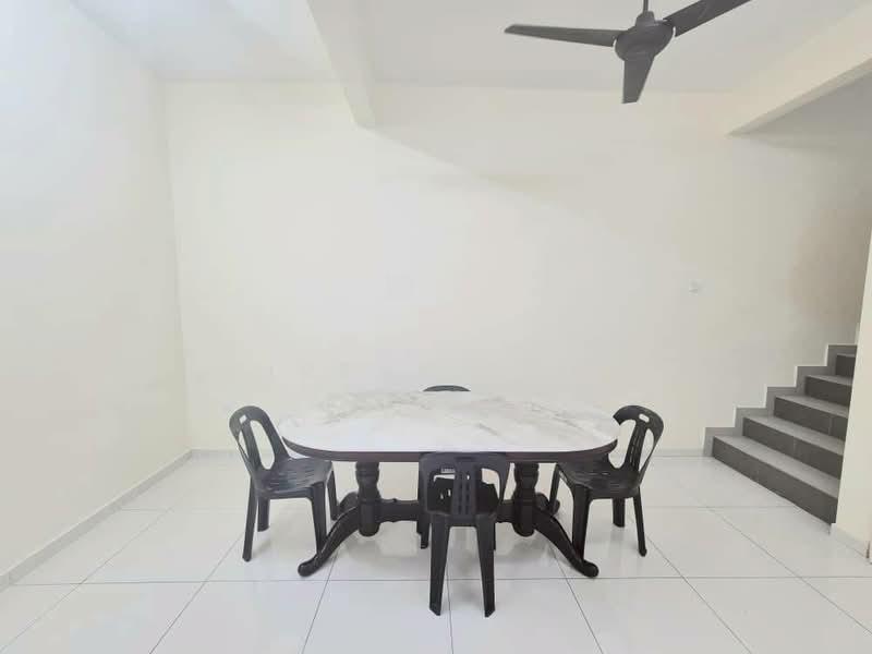 Rini Hills 2 - 4