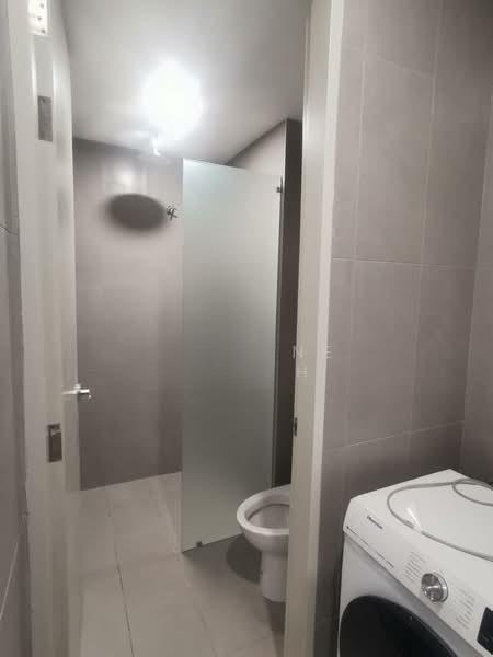 YOLO Signature Suites - 5