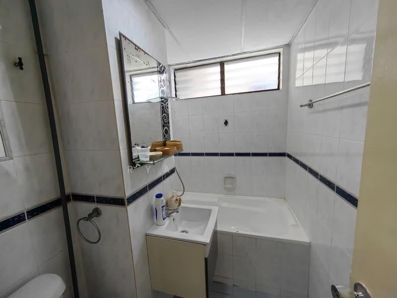 Eden Seaview Condominium - 3